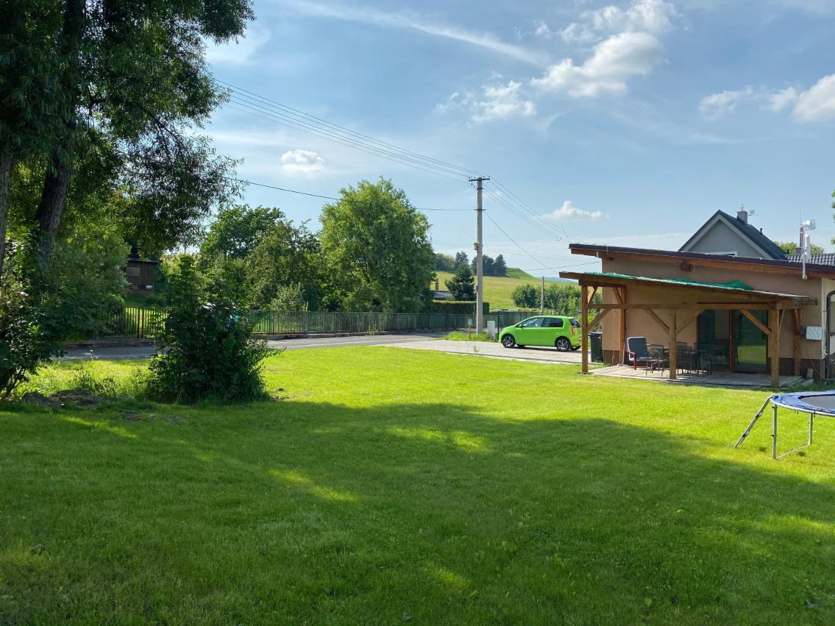 Вилла Bungalov V Beskydech Френштат-под-Радгоштем Экстерьер фото